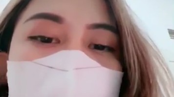 Cewe Rambut Pirang Remas Nenen Mango