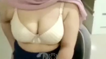 Bokep Jilbab Kompilasi Cewek Jilbab Pink Hisap Batang Om-om Bule Viral